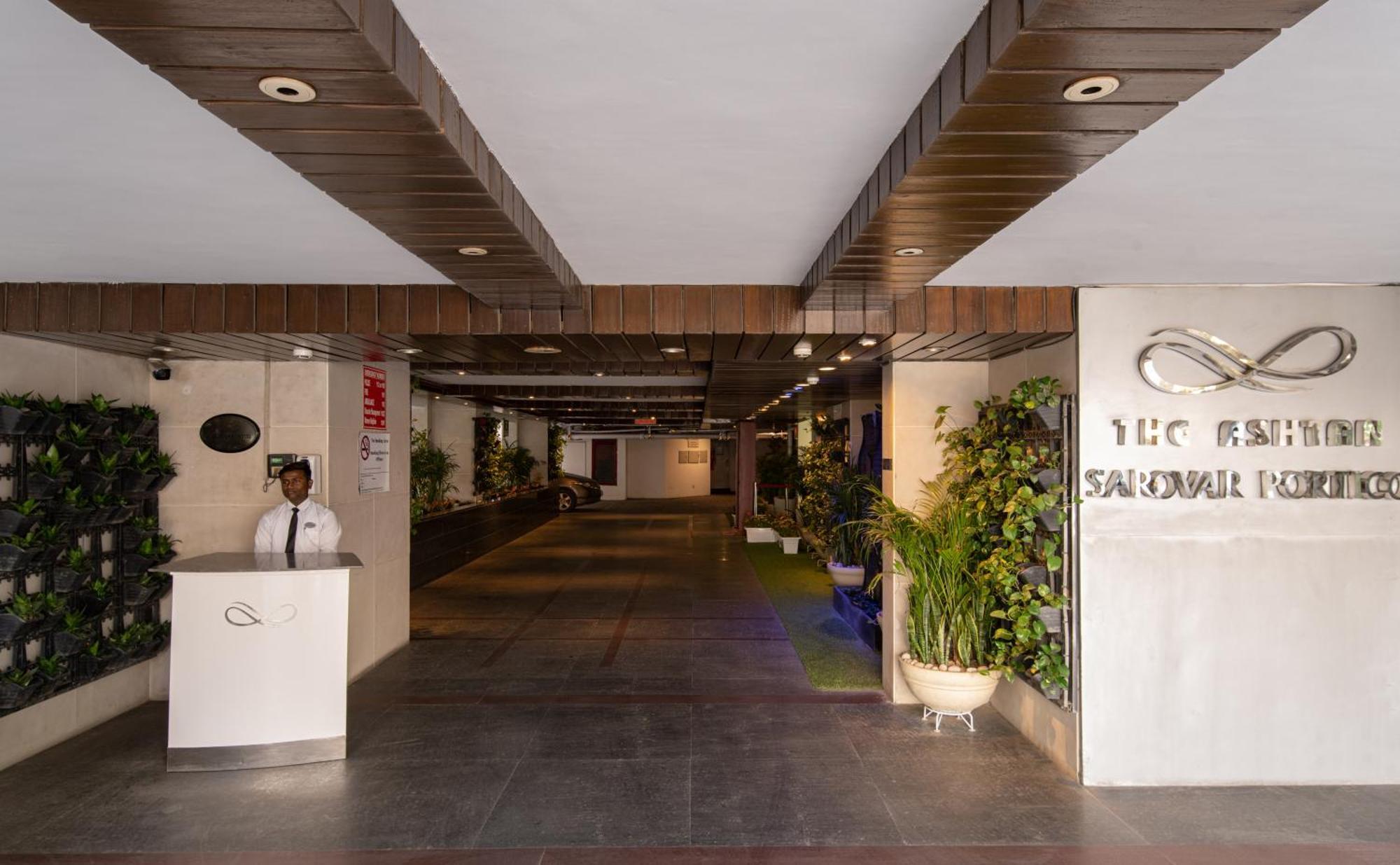The Ashtan Sarovar Portico New Delhi Exterior photo